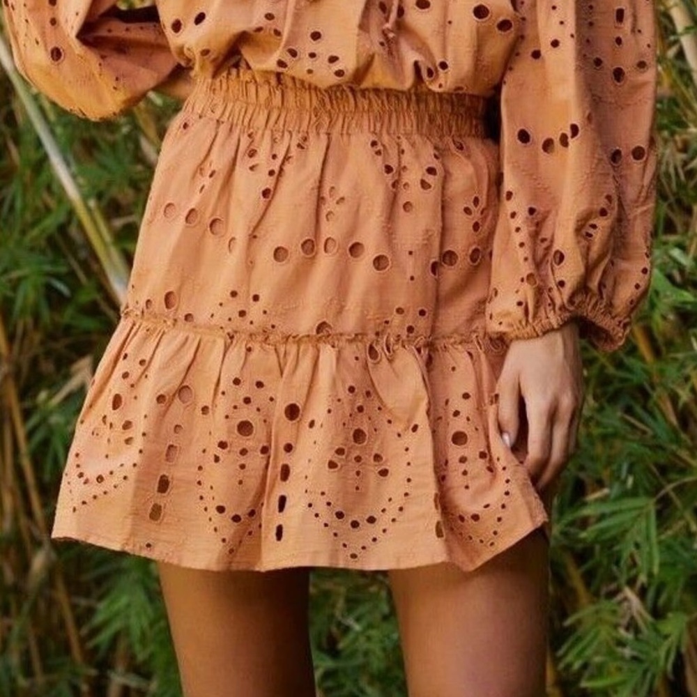 BISHOP & YOUNG Anthropologie Women Large Amber Eyelet Lace Ruffle Mini Skirt